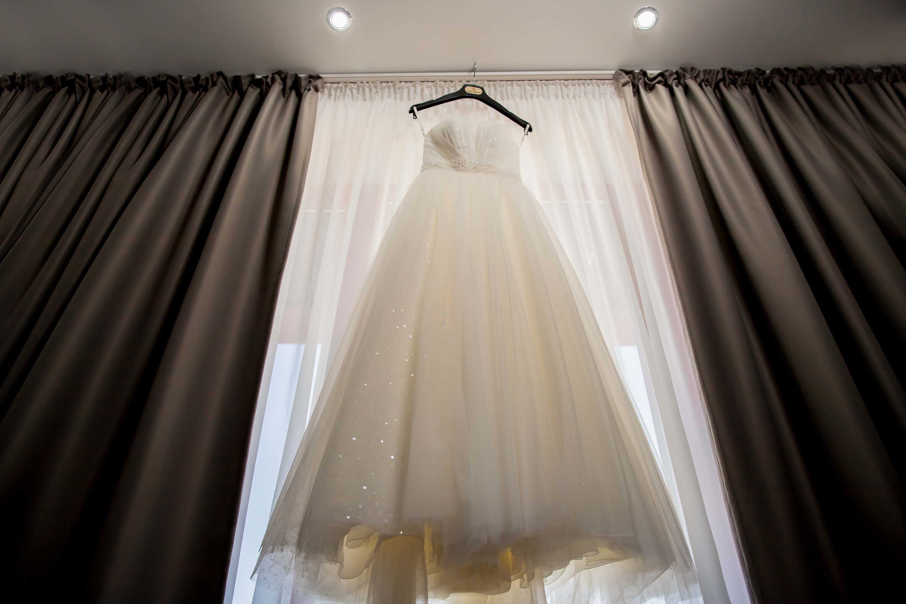 rochie de mireasa fotografiata artistic